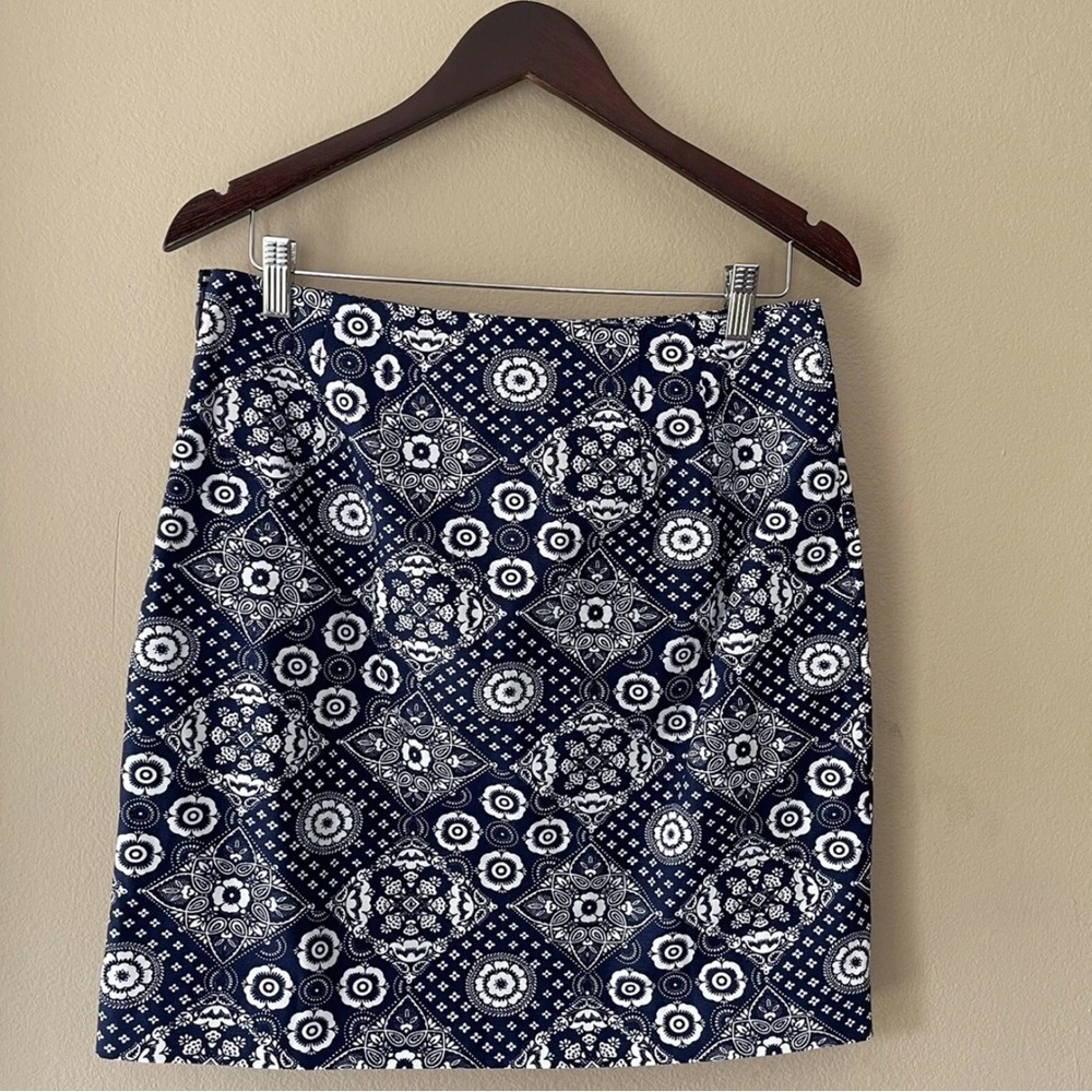 Talbots Navy and White Patterned pencil straight Mini Skirt size 4